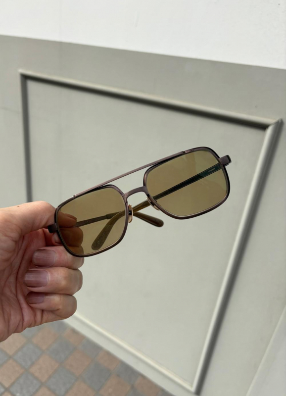 似合うメガネの色も・・